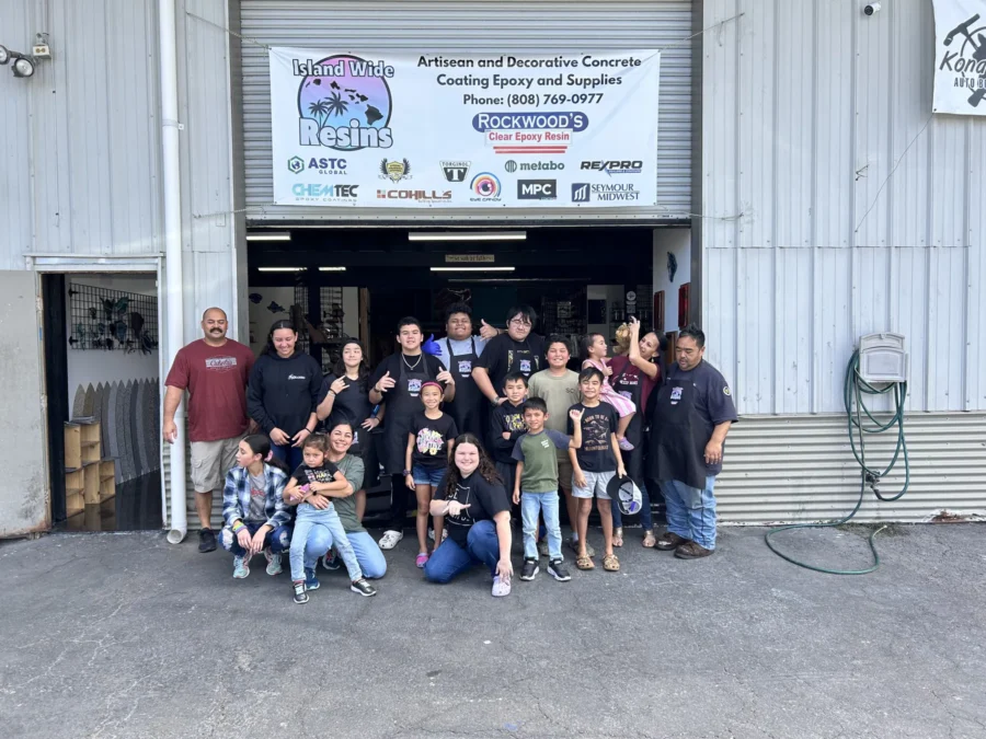Class group outside the Island Wide Resins shop